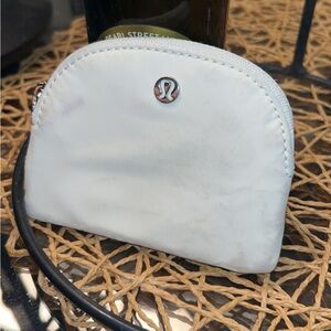 Lululemon white coin purse w stains #yoga #fitness